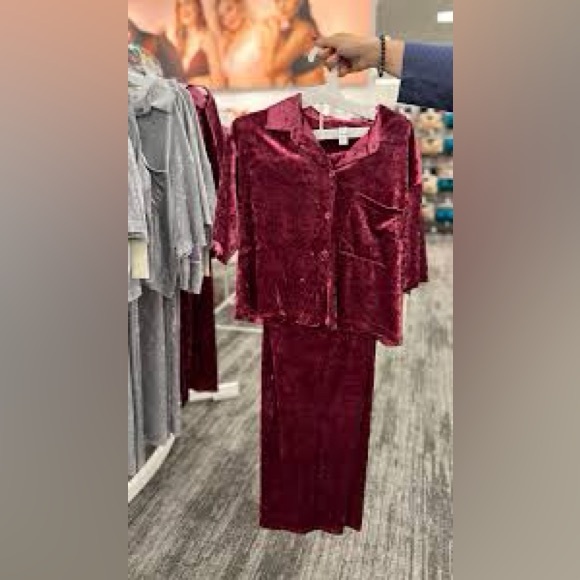 Stars Above Velvet Velour Pajama Set Small - Picture 2 of 7